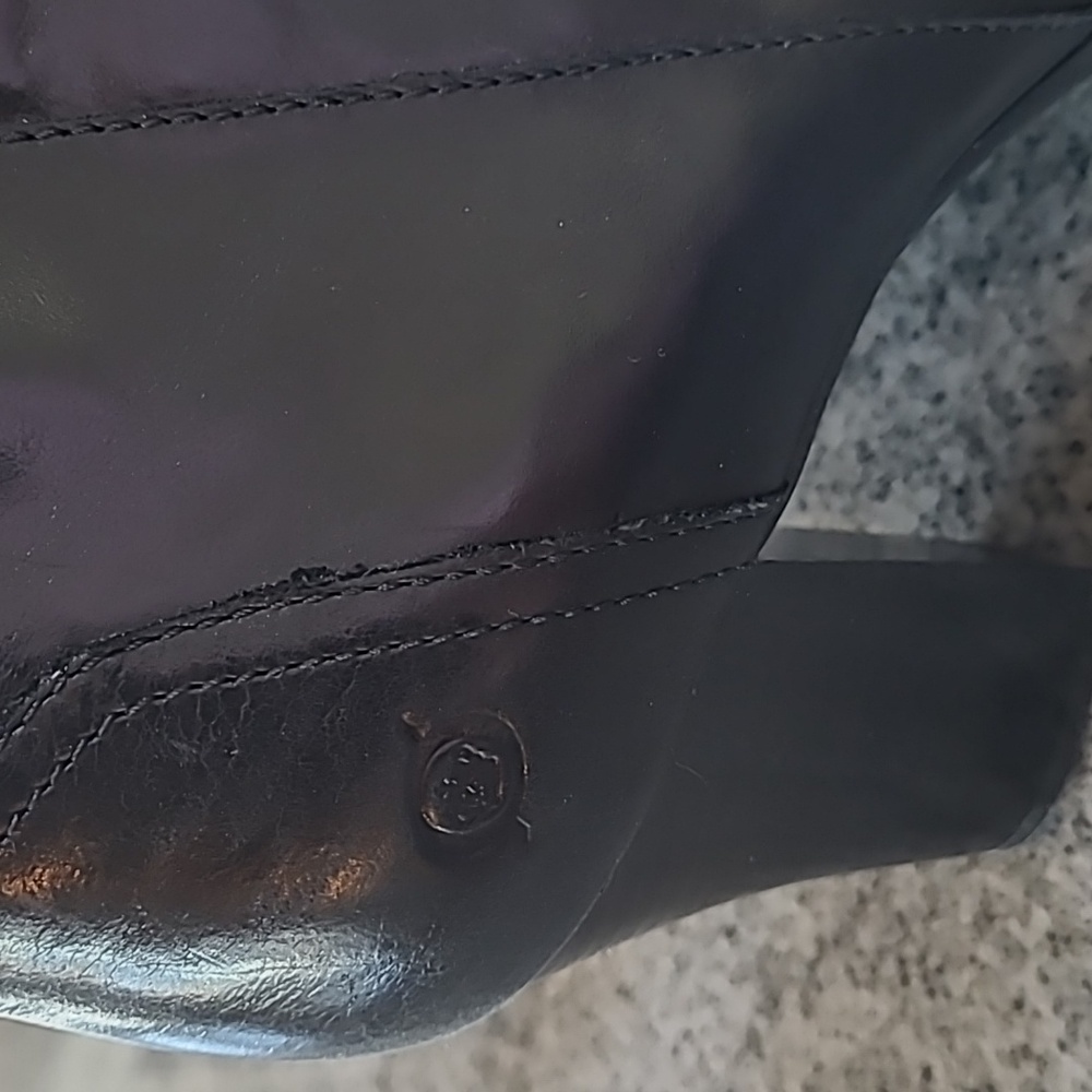 Elegant Black Ankle Boots - Picture 2 of 8